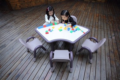 kids table and chair 0004